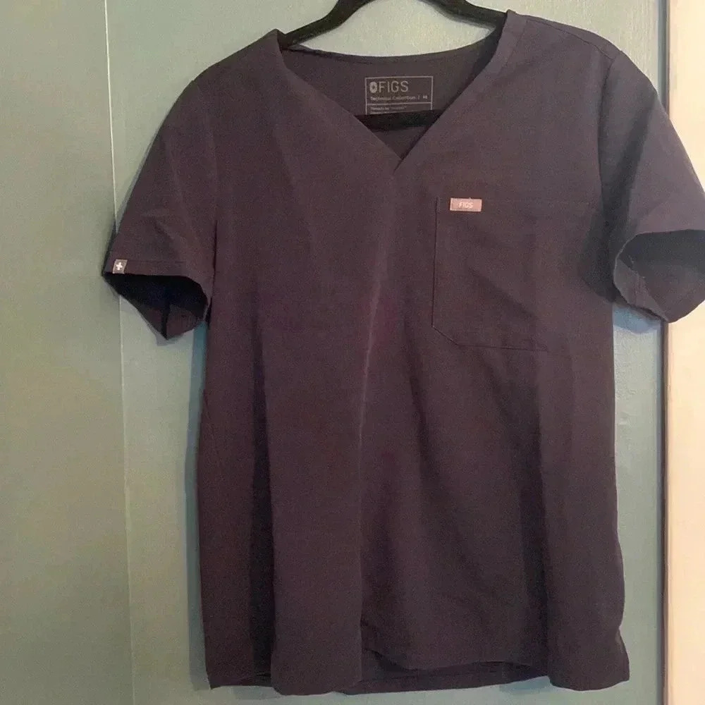 Figs technical collection navy blue - medium - great condition - short sleeve